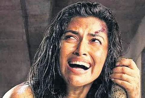 சன்னிலியோனுடன் ஒப்பிட்டு அமலாபாலை விமர்சித்த ரசிகர்கள்