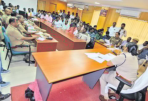 விநாயகர் சதுர்த்தி விழாவை யாருக்கும் இடையூறு இல்லாமல் கொண்டாட வேண்டும்