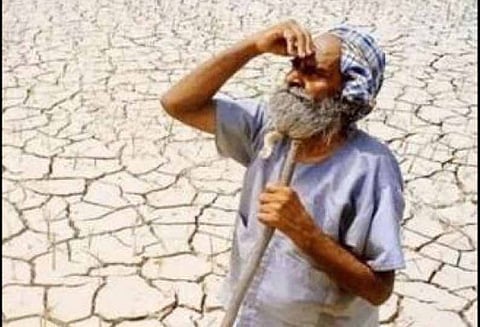 மானாவாரி விவசாயத்திற்கு மழை வேண்டி வானம் பார்த்து காத்திருக்கும் விவசாயிகள்