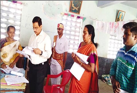 ஆம்பூர், வாணியம்பாடி தொகுதியில் வாக்குச்சாவடி மையங்களில் கலெக்டர் ஆய்வு