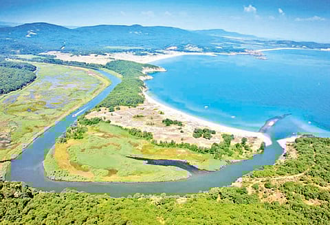 கடலில் கலக்கும் ஆற்றுநீர் வீணாகிறதா?