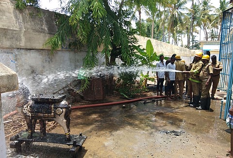 திருச்சி அருகே, அந்தநல்லூரில் பழமை வாய்ந்த சிவன் கோவிலில் தீ விபத்து