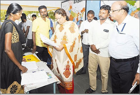 பெரம்பலூர் மாவட்டத்தில் வாக்காளர் பட்டியலில் பெயர் சேர்த்தல், நீக்கம் செய்வதற்கான சிறப்பு முகாம்