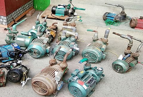 வாலாஜாபாத் பேரூராட்சியில் குடிநீர் திருட்டு; 40 மின் மோட்டார்கள் பறிமுதல்