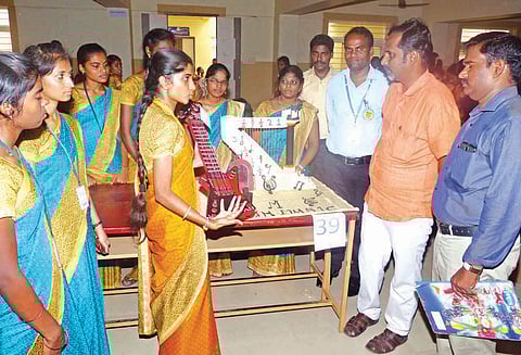 தர்மபுரி விஜய் வித்யாலயா கல்லூரியில் கணித மின்னணுவியல் துறை கருத்தரங்கு