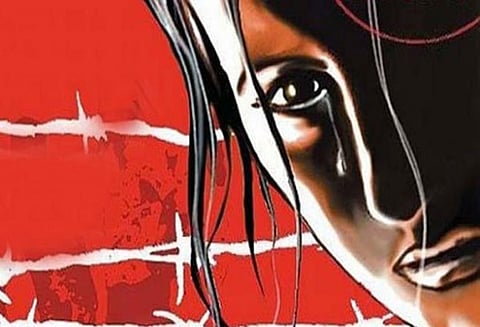 பொதுமக்கள் கூடும் இடங்களில் பாலியல் தொல்லைகள் குறித்து விழிப்புணர்வு ஏற்படுத்த வேண்டும்