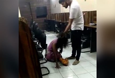 போலீஸ் அதிகாரி மகன் இளம்பெண்ணை கொடூரமாக தாக்கிய விவகாரம் ராஜ்நாத் சிங் நடவடிக்கைக்கு உத்தரவு