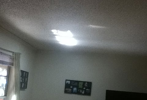 வெளிச்சம் பிரதிபலிக்க உதவும் கண்ணாடிகள்