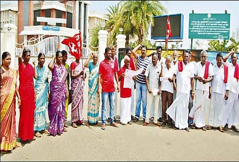 பிரதமரின் வீடு கட்டும் திட்டத்தில் முறைகேடு: இந்திய கம்யூனிஸ்டு கட்சியினர் ஆர்ப்பாட்டம்