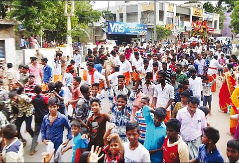 விநாயகர் சிலை ஊர்வலம் எச். ராஜா தொடங்கி வைத்தார்