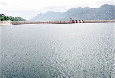 மேட்டூர் அணை நீர்மட்டம் 10 நாட்களில் 7 அடி குறைந்தது