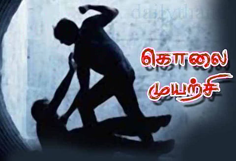 தேக்குமரம் கடத்தியவரை பிடிக்க சென்ற வனஅதிகாரிகளை தாக்கி கொல்ல முயற்சி