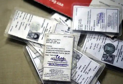 “பாகிஸ்தானியர்களுக்கு இந்திய வாக்காளர் அடையாள அட்டை” விசாரணை தொடங்கியது