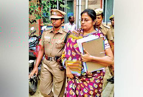 பிற கைதிகளால் அச்சுறுத்தல்: வேறு சிறைக்கு மாற்றக்கோரி மாஜிஸ்திரேட்டிடம் முறையிட்ட நிர்மலாதேவி