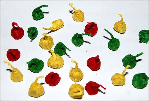 ஸ்ரீரங்கத்தில் வெங்காய வெடி விற்கப்படுவதால் பொதுமக்கள் அச்சம் தடை விதிக்க கோரிக்கை