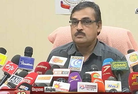 வங்கக்கடல் சீற்றத்துடன் காணப்படுவதால் மீனவர்கள் மீன்பிடிக்க செல்ல வேண்டாம் -வானிலை ஆய்வு மையம்