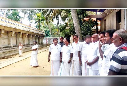 சிலை திருட்டு வழக்குகளை ஐ.ஜி. பொன்.மாணிக்கவேல் குழுவிடம் ஒப்படைக்க வேண்டும்