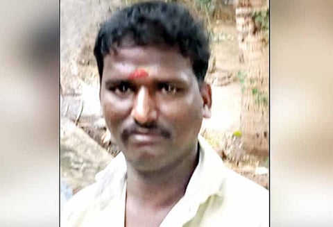 போலீசார் தாக்கியதாக கூறி ஆட்டோ டிரைவர் தற்கொலை முயற்சி