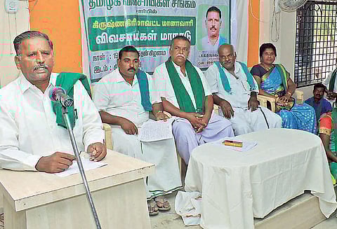 வறட்சியால் பாதிக்கப்பட்ட விவசாயிகளுக்கு இழப்பீடு வழங்க வேண்டும்