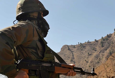 காஷ்மீர் என்கவுண்டரில் 5 பயங்கரவாதிகள் சுட்டுக் கொலை