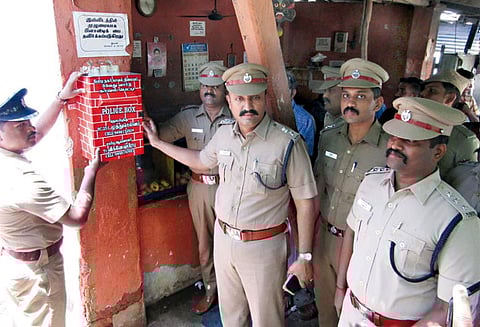 மாவட்டத்தில் முதல் முறையாக, போடியில் போலீஸ் துறை சார்பில் புகார் பெட்டி