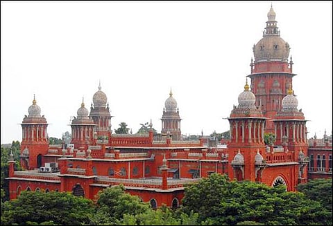 தேர்வுத்துறை இயக்குனருக்கு ரூ.5 ஆயிரம் அபராதம் ஐகோர்ட்டு உத்தரவு