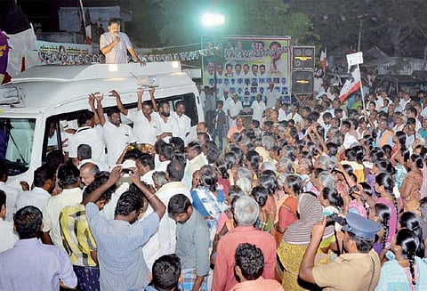 குக்கர் சின்னத்தில் போட்டியிட்டு திருப்பரங்குன்றம், திருவாரூர் தேர்தலில் வெற்றிபெறுவோம் - டி.டி.வி.தினகரன்