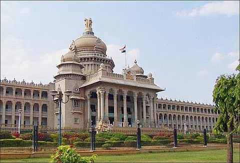 கர்நாடக மேல்-சபை தேர்தலில் காங்கிரஸ்-ஜனதா தளம்(எஸ்) வேட்பாளர்கள் போட்டியின்றி தேர்வு