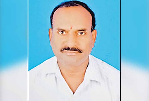 வங்கி காவலாளி, துப்பாக்கியால் சுட்டு தற்கொலை