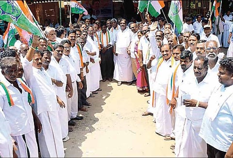 ரபேல் போர் விமான முறைகேடு: மத்திய அரசை கண்டித்து காங்கிரசார் ஆர்ப்பாட்டம்