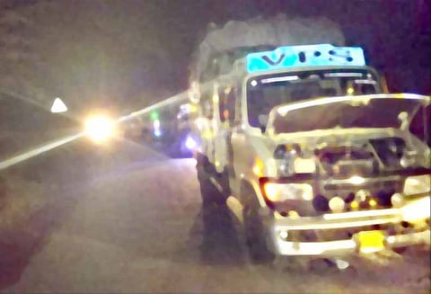 மலைப்பாதையில் மினிலாரி பழுதாகி நின்றதால் போக்குவரத்து நெரிசல்