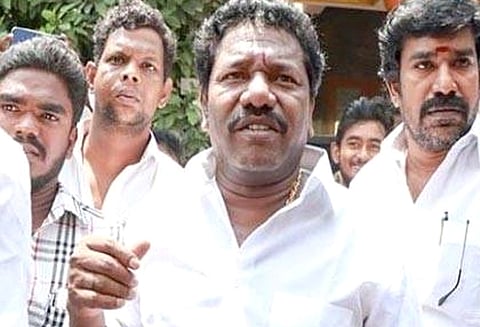 “என்னை அச்சுறுத்த தொடர்ந்து பொய் வழக்குகள் போடப்படுகின்றன” அரசு மீது, கருணாஸ் எம்.எல்.ஏ. தாக்கு