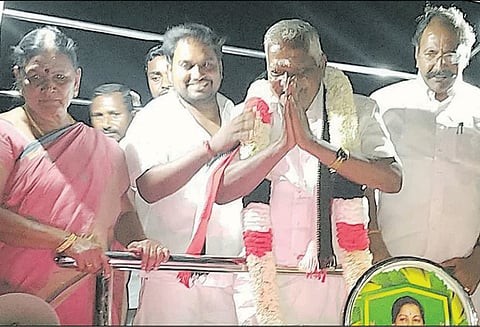 நாமக்கல் நாடாளுமன்ற தொகுதியில் அ.தி.மு.க. வேட்பாளர் 3 லட்சம் வாக்குகள் வித்தியாசத்தில் வெற்றி பெறுவார் அமைச்சர் தங்கமணி பேட்டி