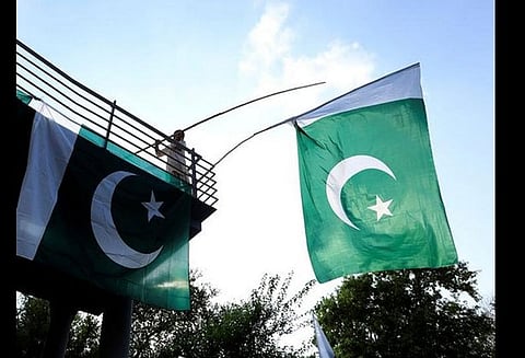 ஒசாமா பின்லேடனுக்கு உதவி புரிந்த உளவுத்துறை முன்னாள் இயக்குநர் பாக்.மந்திரியாக பதவியேற்பு