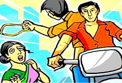 அயனாவரத்தில் 2 பெண்களிடம் தங்க சங்கிலி பறிப்பு கொள்ளையர்கள் அட்டூழியம்