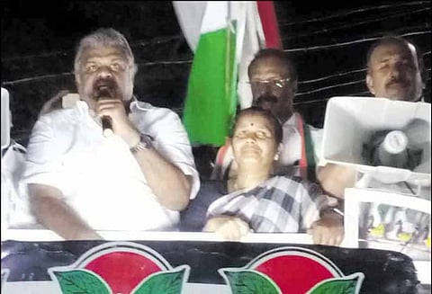 நாட்டை வளர்ச்சி பாதையில் கொண்டு செல்ல அ.தி.மு.க. கூட்டணிக்கு வாக்களியுங்கள் - ஜி.கே.வாசன் பிரசாரம்