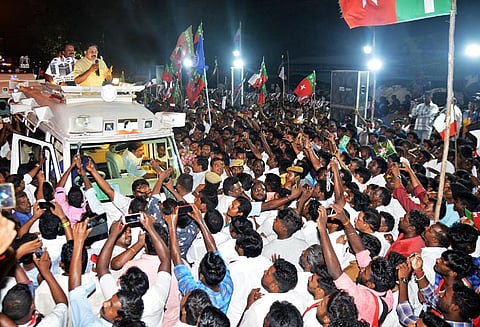 கடலூர், விருத்தாசலத்தில் தேர்தல் பிரசாரம், சாதி, மதத்தை கூறி அரசியல் செய்யும் கட்சிகளை மக்கள் புறந்தள்ள வேண்டும் - டி.டி.வி.தினகரன் பேச்சு