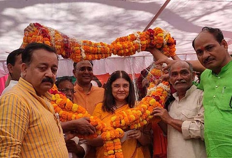 மேனகா காந்தி சர்ச்சை பேச்சு: தேர்தல் ஆணையத்தில் காங்கிரஸ் புகார்