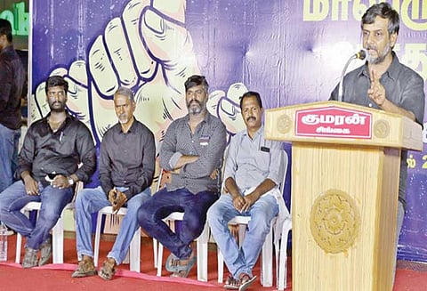 சமூக, பொருளாதார வளர்ச்சிக்காக மாணவர்கள் அரசியலை கையில் எடுக்க வேண்டும் - திருமுருகன் காந்தி பேச்சு