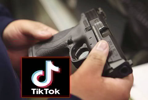 டெல்லியில் துப்பாக்கி தவறுதலாக வெடித்ததில் வாலிபர் சாவு டிக்-டாக் செயலிக்காக வீடியோ பதிவின் போது விபரீதம்