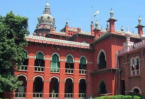 கோடநாடு விவகாரம்; முதல் அமைச்சர் பழனிசாமி, ஸ்டாலின் பேச சென்னை உயர் நீதிமன்றம் தடை