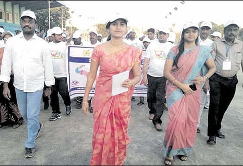 சேலத்தில், வாக்கத்தான் விழிப்புணர்வு ஊர்வலம்