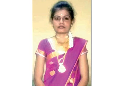 பல்லடம் அருகே திருமணமான ஒரு வாரத்தில் புதுப்பெண் தூக்குப்போட்டு தற்கொலை