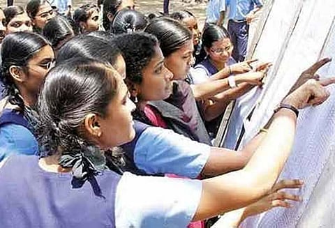 பெரம்பலூர் மாவட்டத்தில் 30 பள்ளிகள் 100 சதவீதம் தேர்ச்சி