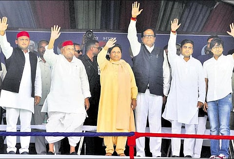 24 ஆண்டுகளுக்குப்பின் முலாயம் சிங், மாயாவதி இணைந்து ஒரே மேடையில் பிரசாரம்