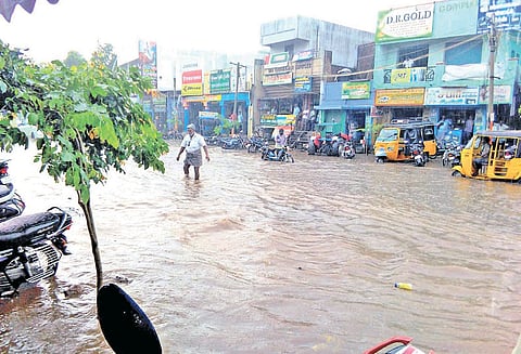 தூத்துக்குடி-கோவில்பட்டி பகுதிகளில் பரவலாக மழை