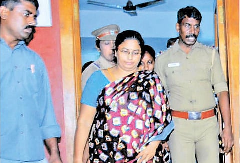 மாணவிகளை தவறான பாதைக்கு அழைத்து செல்ல முயன்ற வழக்கு; உயர்நீதிமன்ற மதுரை கிளையில் நிர்மலா தேவி விளக்கம்