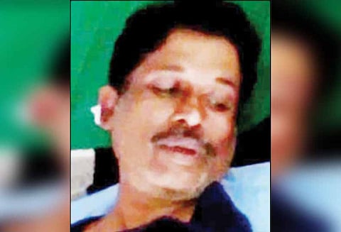 மலைப்பாதையில் சென்றபோது பஸ் டிரைவருக்கு திடீர் நெஞ்சுவலி, பயணிகளை பத்திரமாக சேர்த்த சாமர்த்தியம்