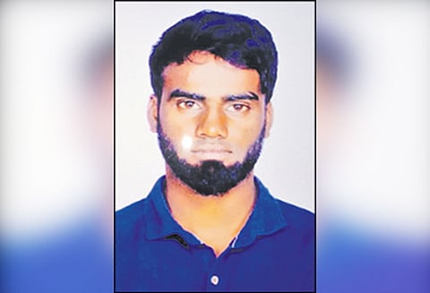 படப்பை அருகே பெட்ரோல் பங்க் ஊழியர் வெட்டிக்கொலை