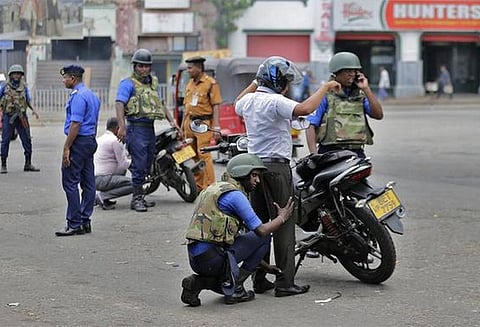 ‘வெடிகுண்டு வெடிக்க வாய்ப்பு’ என எச்சரிக்கை : அதிஉயர் உஷார் நிலையில் கொழும்பு